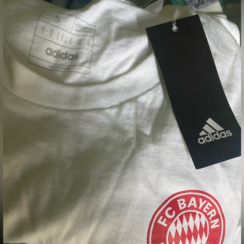 🇩🇪Adidas Bayern Munich 2023 Bundesliga Champions Tee - Picture 6 of 8